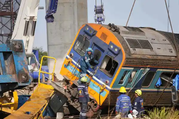 Construction Crane Falls on Passenger Train in Thailand, Killing at Least 30 People